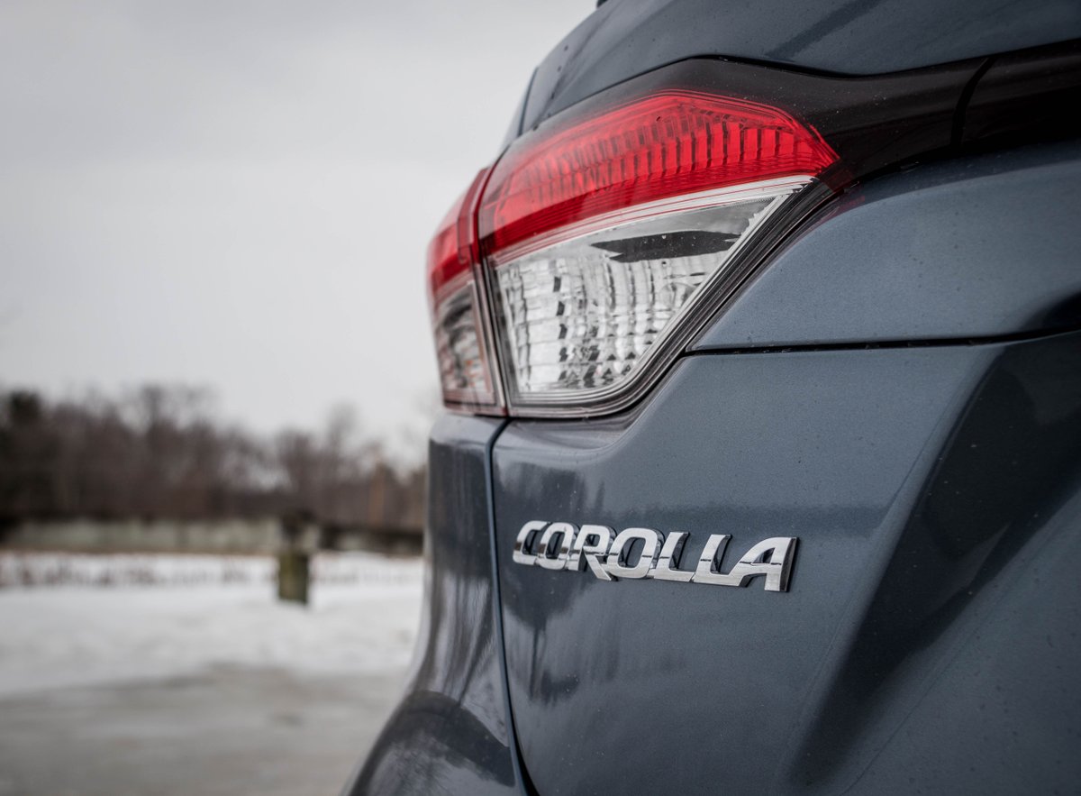 HeritageToyota's tweet photo. 2020 Toyota Corolla has landed at @HeritageToyota!
This redesigned Corolla looks sportier than ever &amp; now has a HYBRID model with anestimated 53/52 MPG city/highway fuel efficiency!
#btv #vt #hybrid #Toyota 
Browse full 2020 Toyota Corolla inventory: https://t.co/CpiwSuefSx https://t.co/yd9Rken5Wm