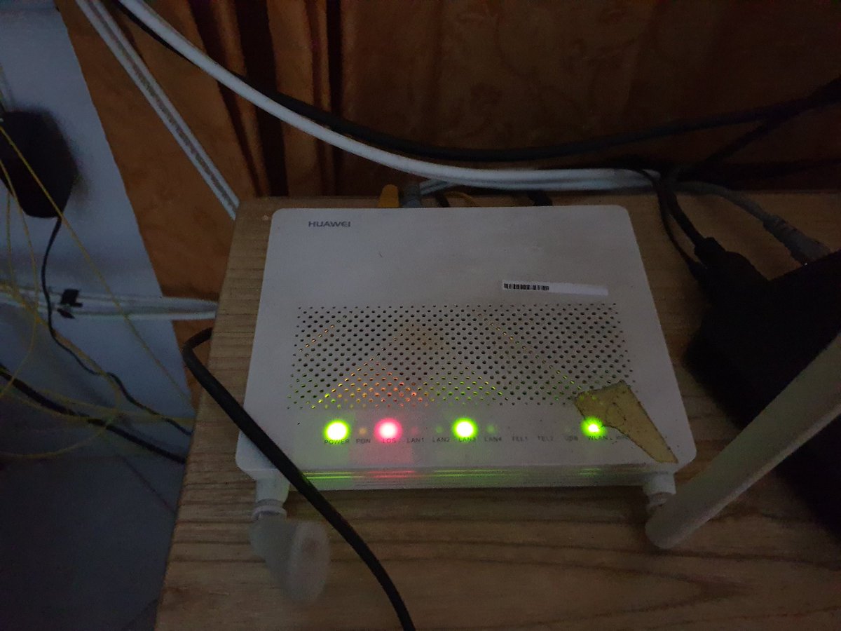dyonoona's tweet photo. @TelkomCare Halo admin. Saya mau laporan gangguan koneksi internet indihome. Dr siang jaringan tiba2 putus. Lalu saya coba matikan modem. Barusan saya nyalakan lagi modemnya dan ternyata masih gangguan. Tolong penanganannya. https://t.co/Eqveb6GD2p