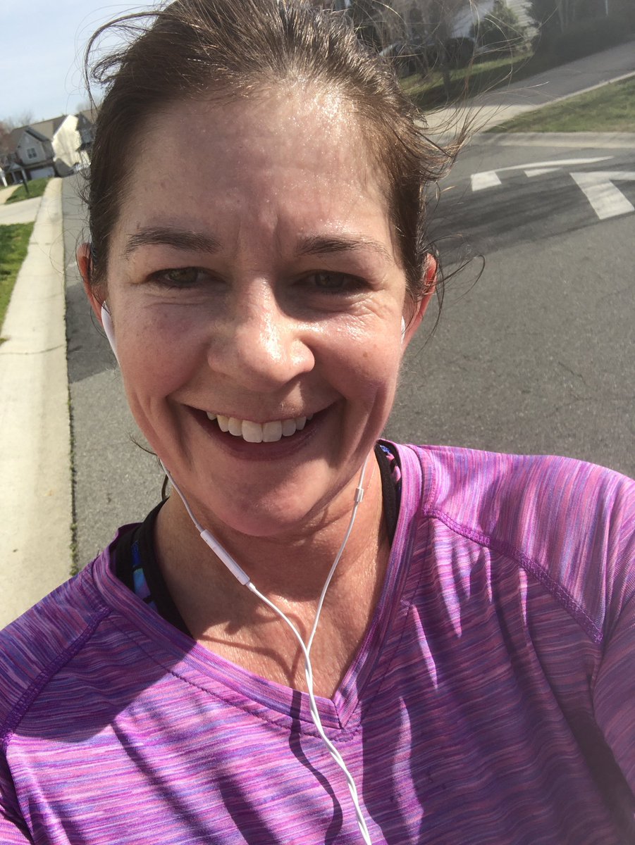 ShortsTrack's tweet image. Spring temps ... sunshine ... successful run! #runner #trackshorts #womanrunner #5k #5ktraining