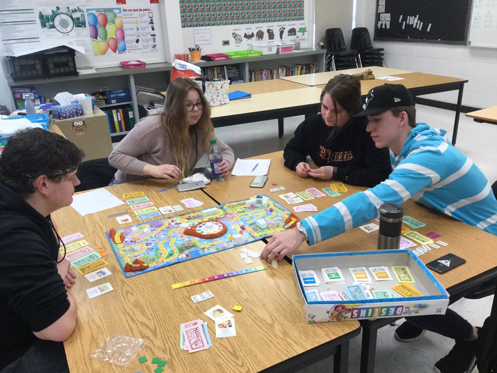 msgrahamGVS's tweet photo. Le jeu de la vie destins pour travailler sur le futur 🙂 https://t.co/YsCzMLRp9r