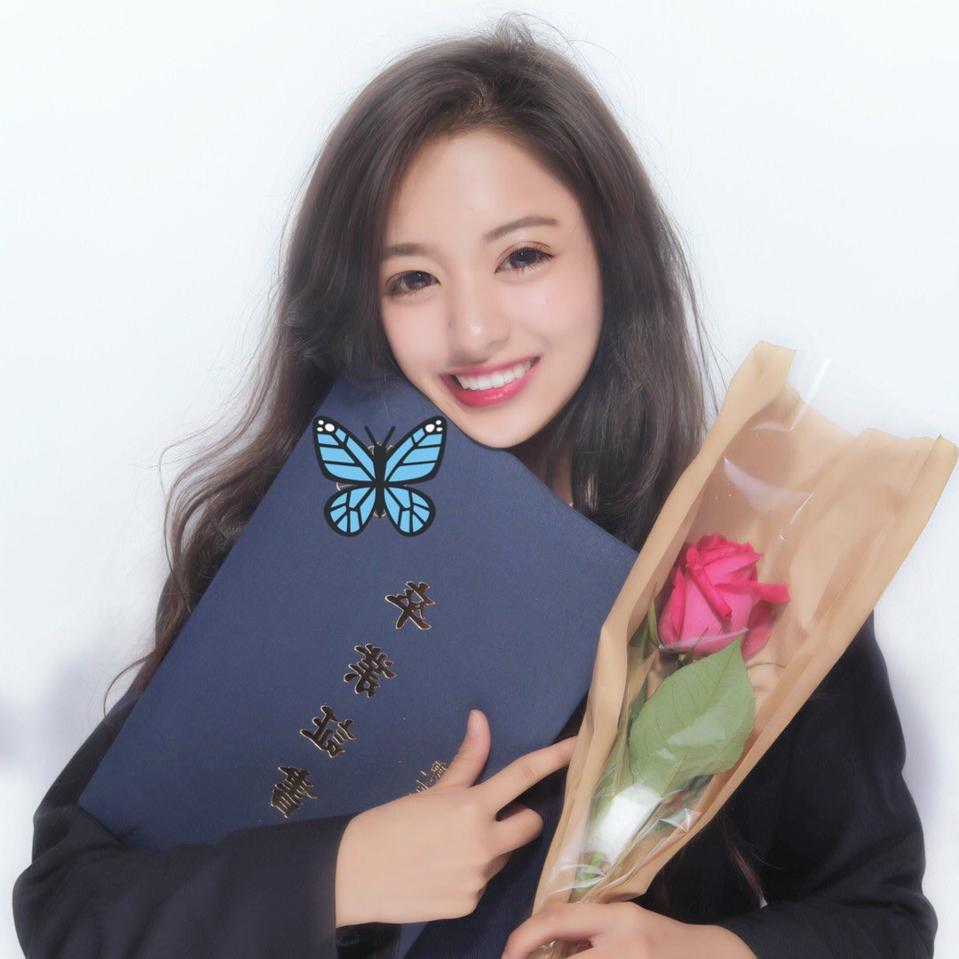 01princess19's tweet photo. 高校卒業しました！

笑顔ばっかりの3年間でした🥰🦋
このアカウントは、ミスコンの為に作ったものでした。遂に、このアカウントからも卒業する時がきました。
たくさんのいいねありがとうございました😊🙇‍♂️
これからはIG(ヘッダー記載)で活動しますのでどうぞよろしくお願いします

Jより https://t.co/2JnlgY1dWe