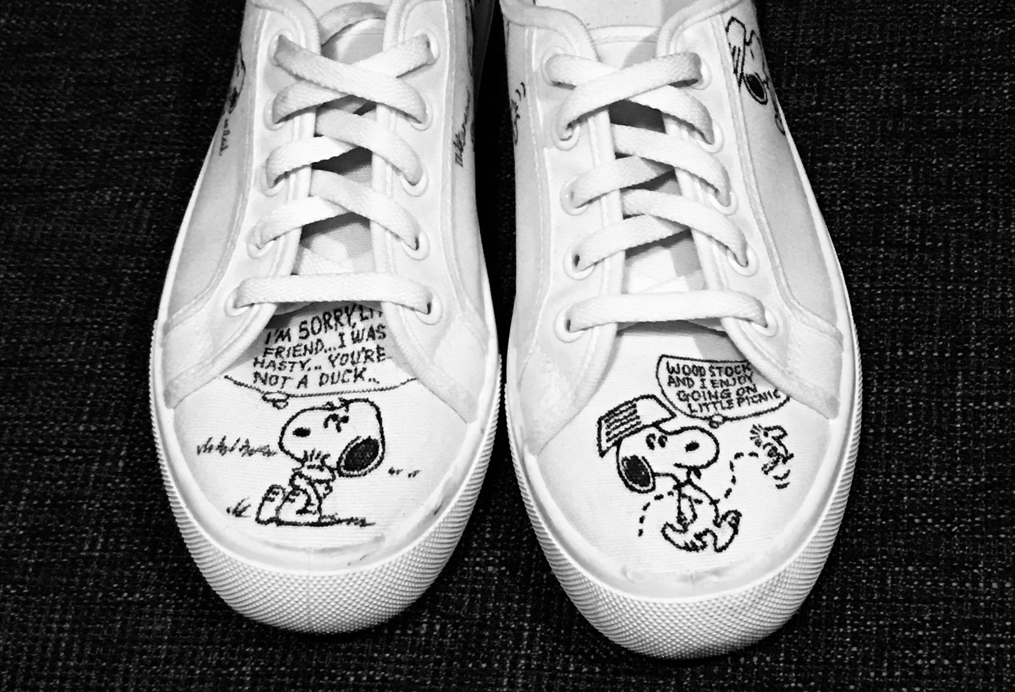 تويتر Helll ヘル على تويتر 妹に頼まれて 真っ白な靴に スヌーピーを描きましたとさ イラスト スヌーピー Illustration Snoopy T Co Aqwvjog2pm