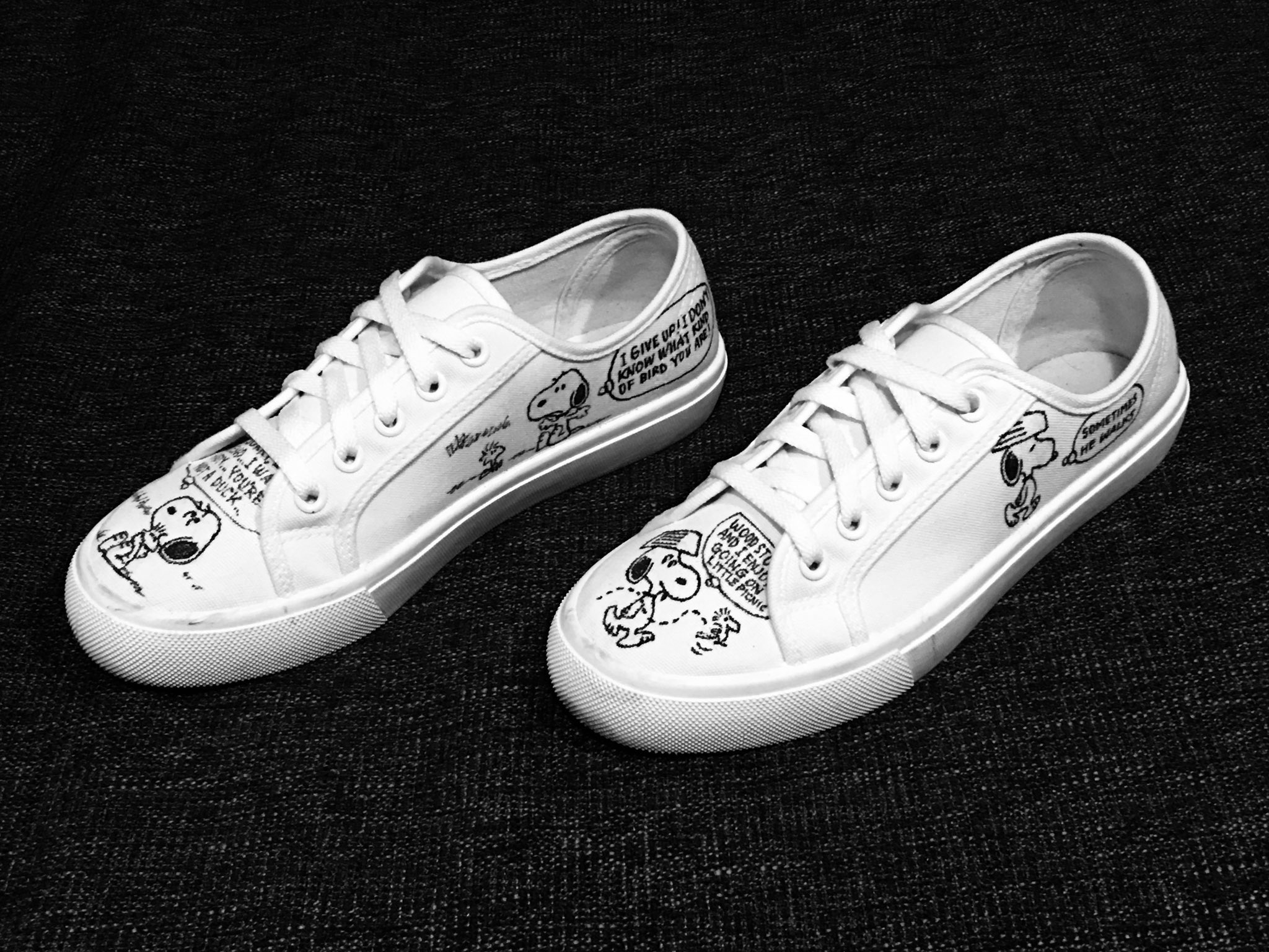 Helll ヘル 妹に頼まれて 真っ白な靴に スヌーピーを描きましたとさ イラスト スヌーピー Illustration Snoopy T Co Aqwvjog2pm Twitter