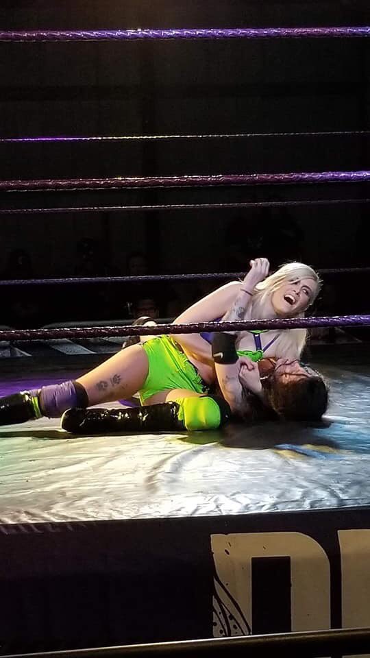 ShawnaReed93's tweet photo. Sisters never crumble even when they are forced against each other #PrettyLittlePsycho #DaughtersOfDarkness #HayleyShadows #5MW https://t.co/0ciuNPdUfV