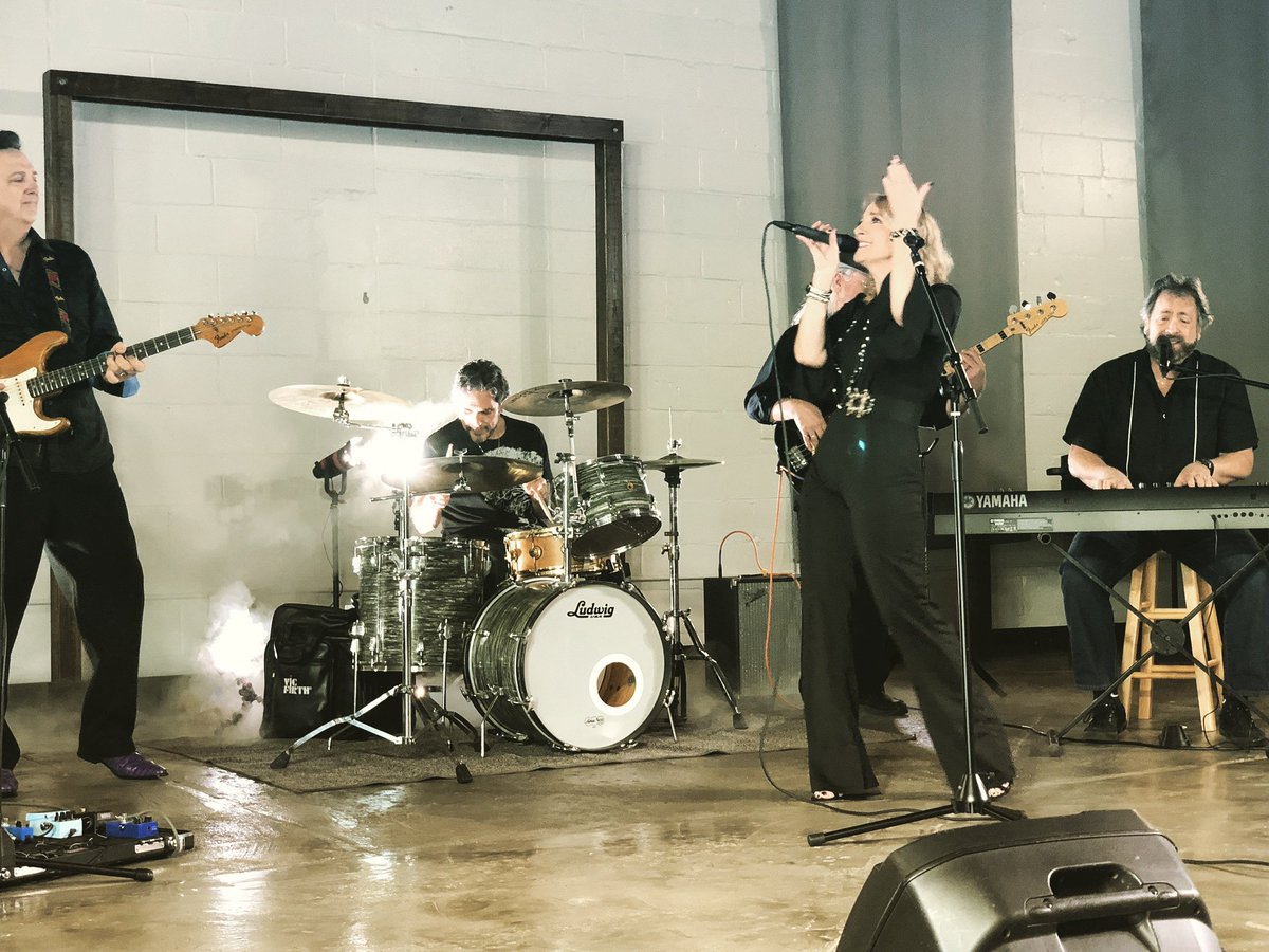 fran_pitre's tweet photo. Getting close ... the music videos are in the final editing stage, and will be up soon! ๐น๐ค๐ธ๐ฅ๐ถ #musicvideos
#jonnoethvideography
#singersongwriter #musicians #patienceisavirtue #lovethisband #cannotwait #album #YouAlwaysWere
#newyorkeratheartโค๏ธ #grateful https://t.co/tKtT7dmXCu