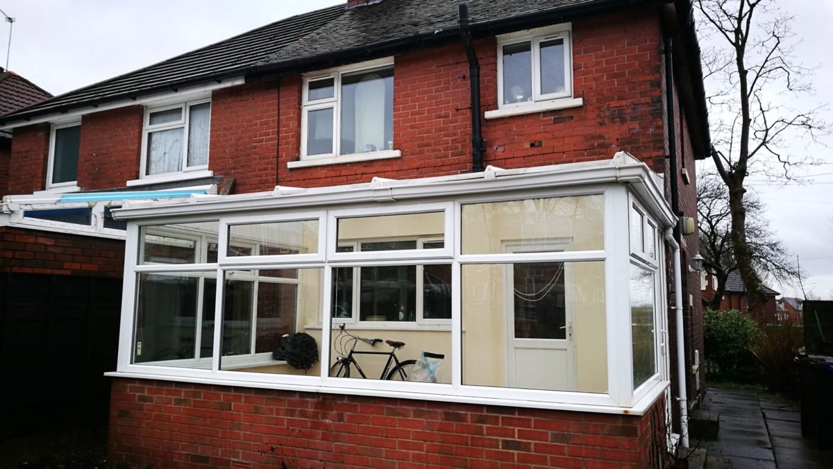 PjrWindow's tweet image. Gutters cleared all round and frames and glass cleaned with Upvc restore.