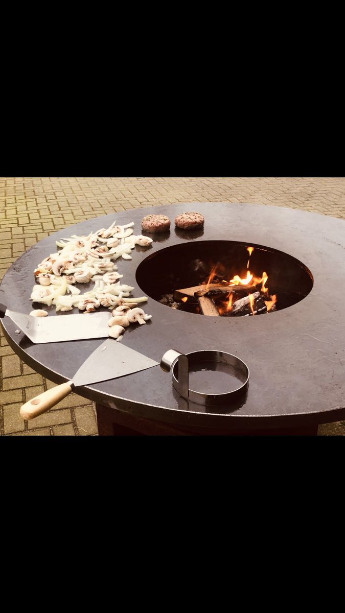 Heeft u al kennis gemaakt met onze Ofyr? Ideaal om op een gezellige manier de allerlekkerste gerechten te bereiden. Lekkers op Locatie met de Ofyr.