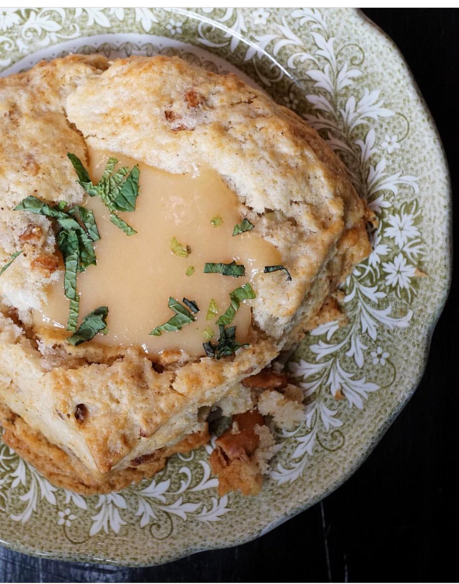 Trinket house made scone with grapefruit curd - lovely photo by @thehappylittleapron (thank you!). It’s #serviceindustry day at our place - 20% off of your food! .

.
.
.
#pdx #portlandoregon #portlandfood #trinketpdx #serviceindustry #sepdx #pdxspecials #laurelhurst  #instafood