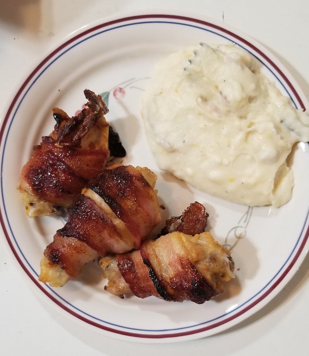 BagleyCollin's tweet photo. Dinner from last night! #homemade #food #Foodie #HomeCookedMeals #homecooking https://t.co/tpvTVkYZql