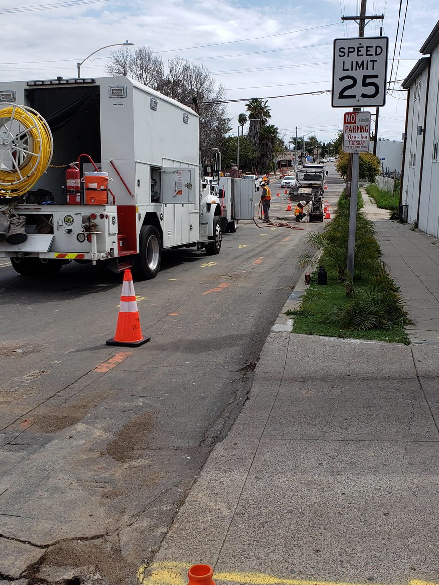 IBEW465's tweet photo. Thank you to our members who just completed an emergency job on a 6” steel gas main making critical repairs to keep the public safe. Complex jobs like these always highlight the professionalism and dedication of our IBEW 465 family. #WeAreIBEW465 #UnionUtilityWorkers #Welding https://t.co/NJXhEMO9tC