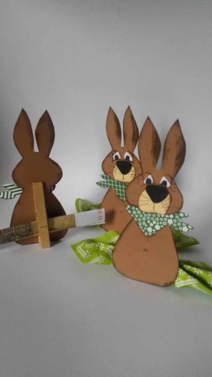 bastellilli's tweet photo. Es gibt nicht nur Klammeraffen, es gibt auch Klammerhasen !!!!! https://t.co/AhWXxjjNBe