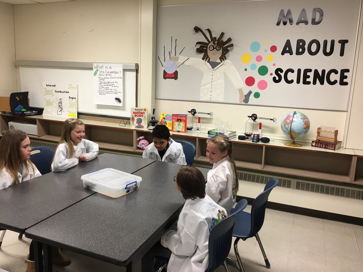 RachelLagacectv's tweet photo. Learning about science is fun ⁦@RETSDschools⁩!  All about Science for Kids ⁦@CTVMorningWPG⁩ #madforscience https://t.co/hjlQFxIkHC