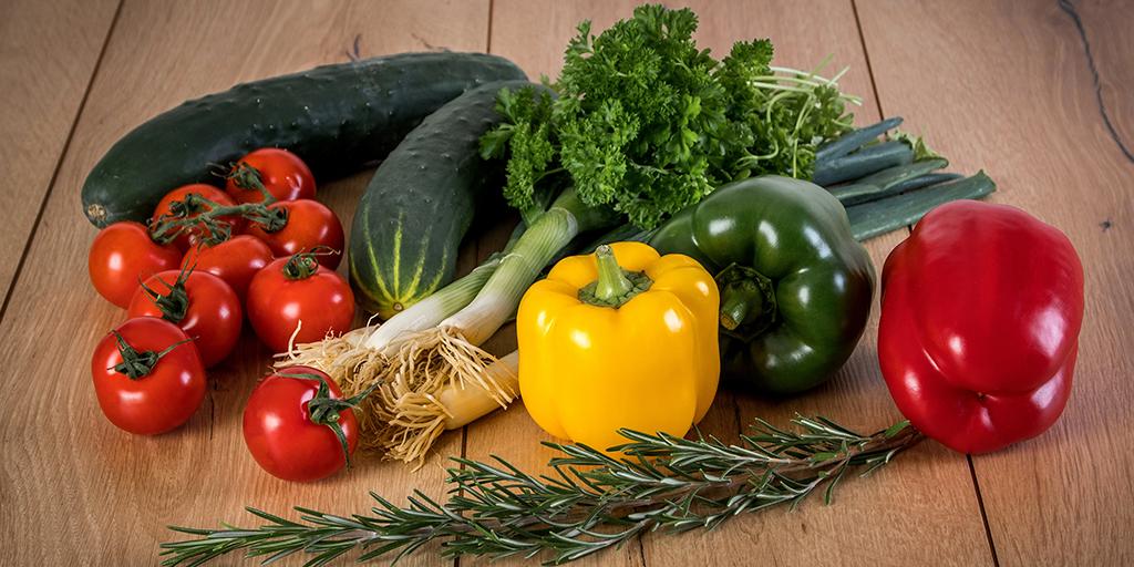 transgourmet_es's tweet photo. Alemania, Francia, Reino Unido, Países Bajos, Italia, Polonia, Portugal, Bélgica, Suecia y Suiza fueron los diez primeros destinos de la exportación española de #frutas y #hortalizas frescas en 2018 https://t.co/j4rC8dvbBE vía @revistafyh https://t.co/nQuwX78bjU