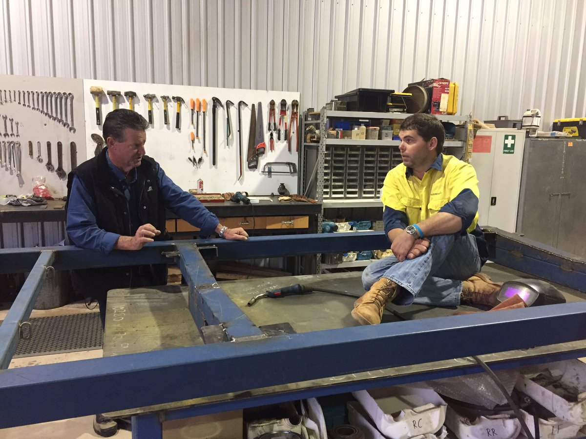 DavidEvans_59's tweet photo. Many thanks @AgCactus for a great farm visit this morning at Buckleboo with @catalinafarms Rod Birch &amp; for the opportunity to catch up with local growers at #Kimba last night. @GrainGrowersLtd SA tour Day 2 https://t.co/GVo8NsEjGf