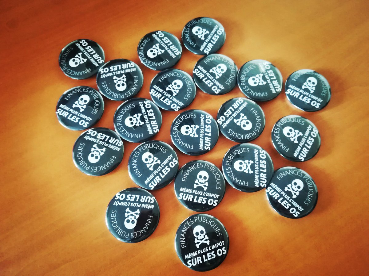 solidairesfp33's tweet photo. Préparation en cours. Tous en grève le 14 mars #greve #prelevementalasource #impots @GDarmanin #fiscalité #Bordeaux #gironde #dgfipmorte #servicepublic #fonctionpublique https://t.co/0JHmfoTjjR