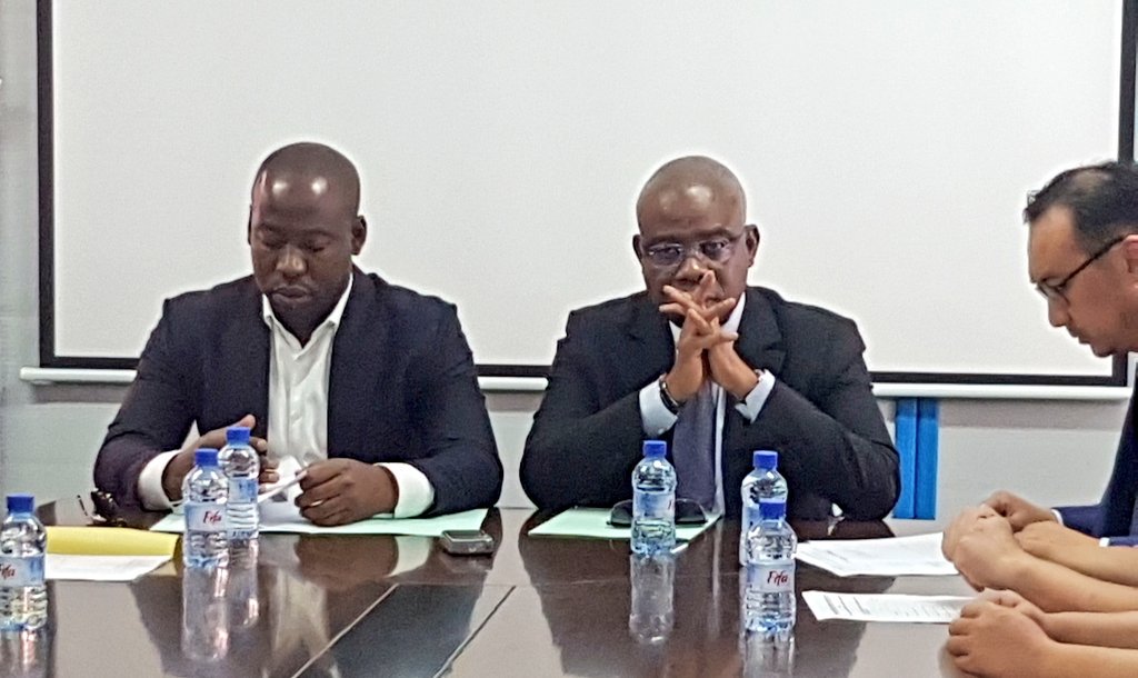gouvbenin's tweet photo. À leur arrivée, les deux ministres ont une séance de travail avec la partie chinoise ayant à charge la réalisation des travaux et les responsables de l'#OGSB. Un compte rendu sur l'évolution des travaux a été fait. #Gouvbenin #Wasexo #SportsBenin #CadreDeVieBenin https://t.co/IN8X8vC989