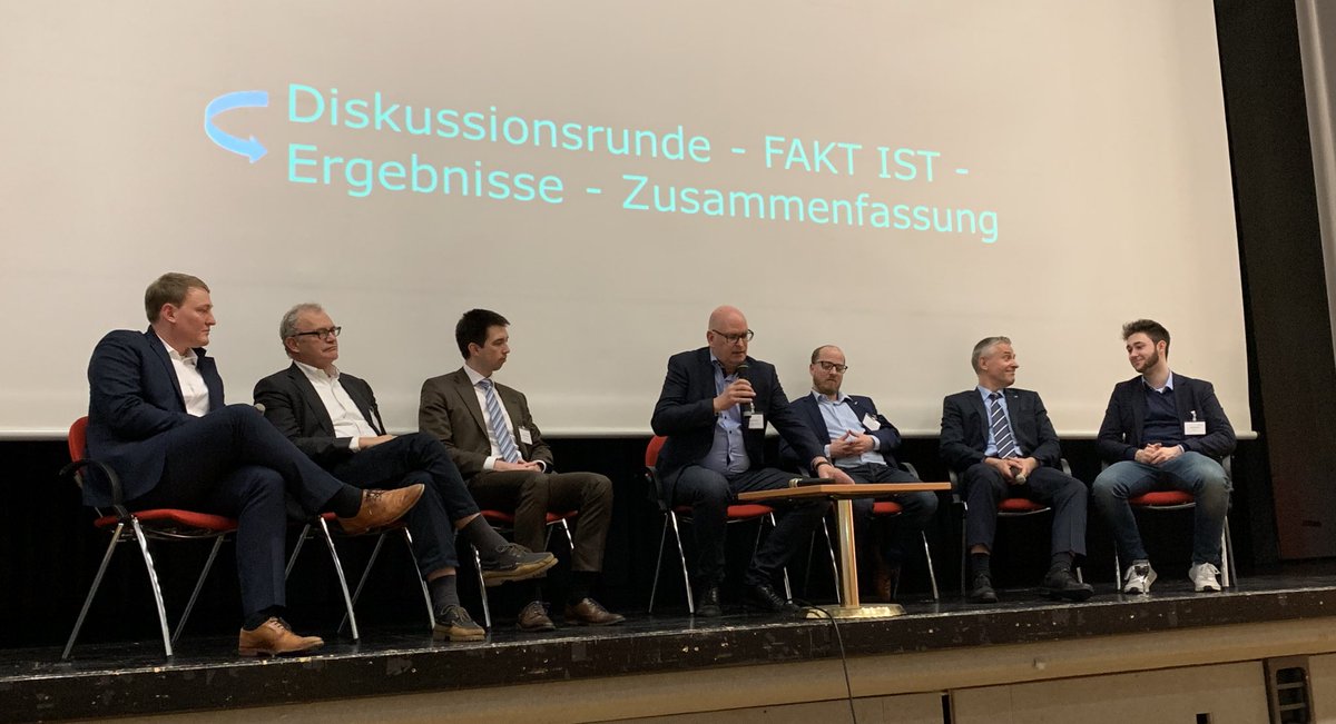 Diskussionsrunde #bft19 <a href="/femak_ev/">femak e.V.</a> „Fakt ist ... Ergebnisse und Zusammenfassung“ vl: Jauer <a href="/hygnova/">HygNova</a>, <a href="/MichaelReiterPR/">Michael Reiter</a> <a href="/healthcare_de/">Healthcare Startups DACH</a>, Hirschfeld <a href="/klinik_einkauf/">Klinik Einkauf</a>, Gallmann <a href="/gallmannschug/">Gallmann & Schug Consulting und Management</a>, Bauer, Sohn, <a href="/_jan_schumann/">Jan Schumann</a> - aktuelle Themen, künftig mehr #Startups + Young Professionals!