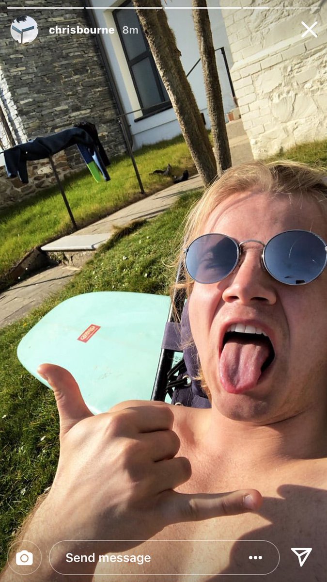 Chrisbournepro2's tweet photo. Sorry I’ve not been active, not a lot to report. Here are some updated photos to kick start #Tuesday and for the week ahead... ☮️💟 #lifelover #ChrisBourne #MFT80S #music #guitar #hero #lovinglife https://t.co/Ojjvb1FrAd