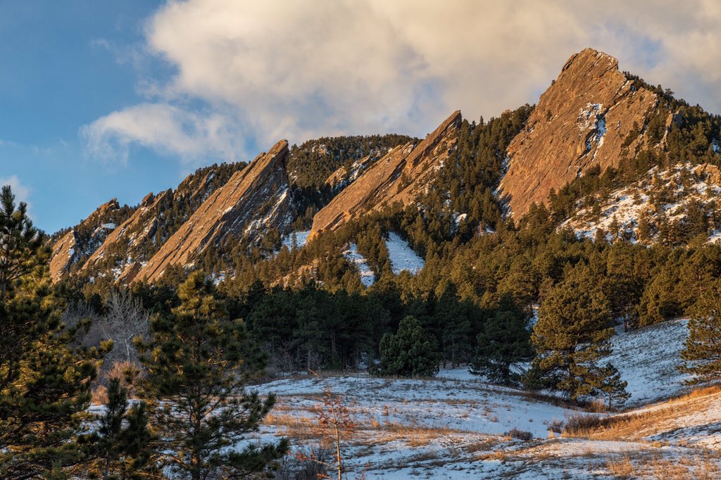 An early morning photo from Chautauqua Park in Boulder, Colorado. #Colorado #Boulder #mountains #cowx  #sunrise