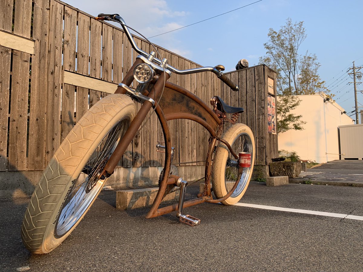 romesama_'s tweet photo. TANGOで少しポタリング♪

夕日とサビがよく似合う😍

#RuffCycles
#Firebikes
#CustomBicycle
#CustomCruiser
#StretchCruiser
#ビーチクルーザー
#LowKustomBC https://t.co/cK3U1z5qcW
