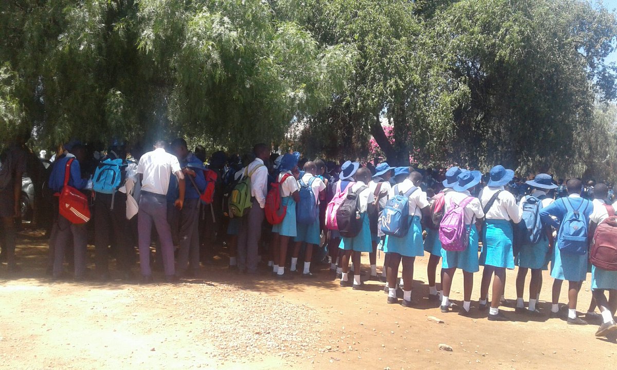 HighNketa's tweet photo. #NoToChildMarriages #LeaveNoOneBehind @MoPSEZim @naczim @zvandiri @PachikoroZW @Youth4SDGsZim @usaid_info Bambelela Arts facilitated edutainment to over 300 of our learners  through their Buddyz for love drama series in the DREAMS programme  on SRHR  and HIV and AIDS prevention https://t.co/A231BbfSSR