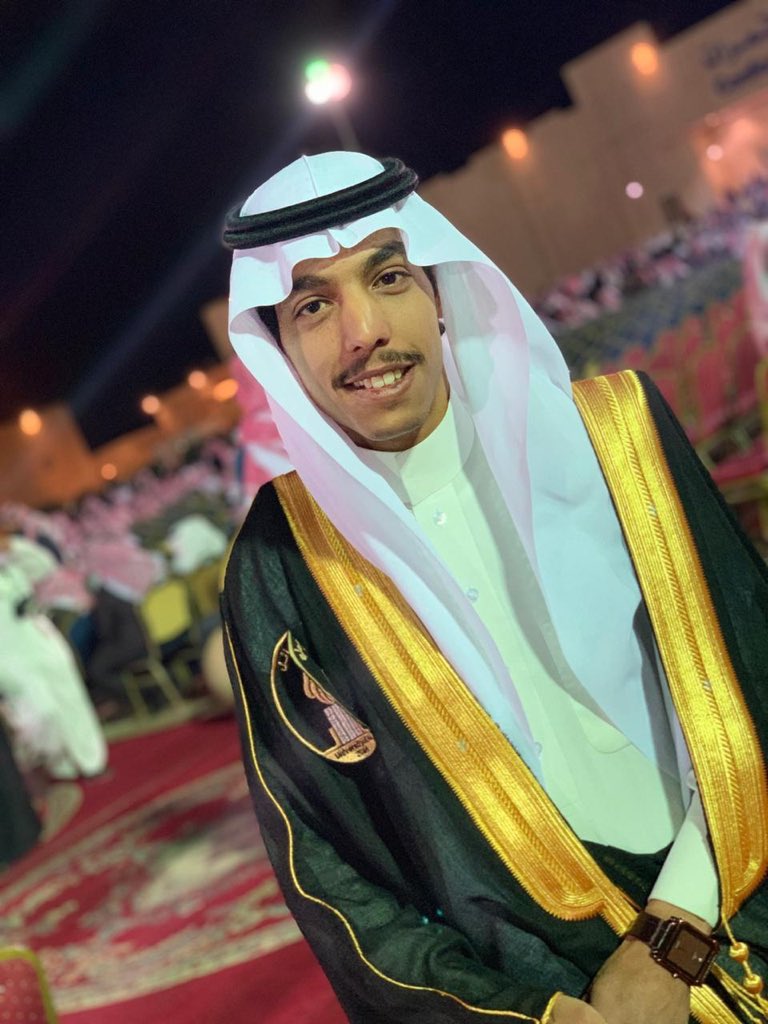 saad_minwir's tweet photo. ابارك لأبني خالد سعد الحربي تخرجه من جامعة حائل تخصص نظم حاسب آلي واتمنى له ولزملائه الخريجين التوفيق والسداد وان ينفع الله بهم البلاد https://t.co/nV9p1cI8D8