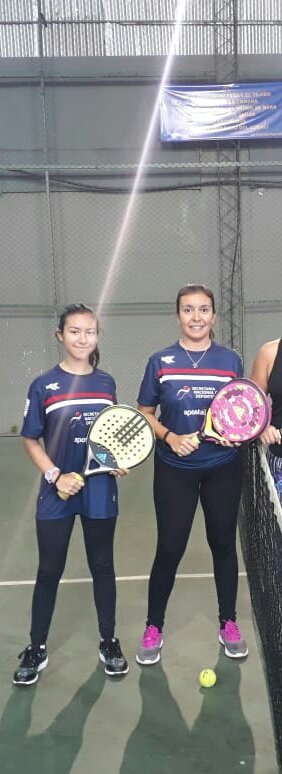 2RosRai's tweet photo. #teammadrehija #padel #padelpy @PadelMagazine @MaraRaimondi20 https://t.co/O53RStegfL