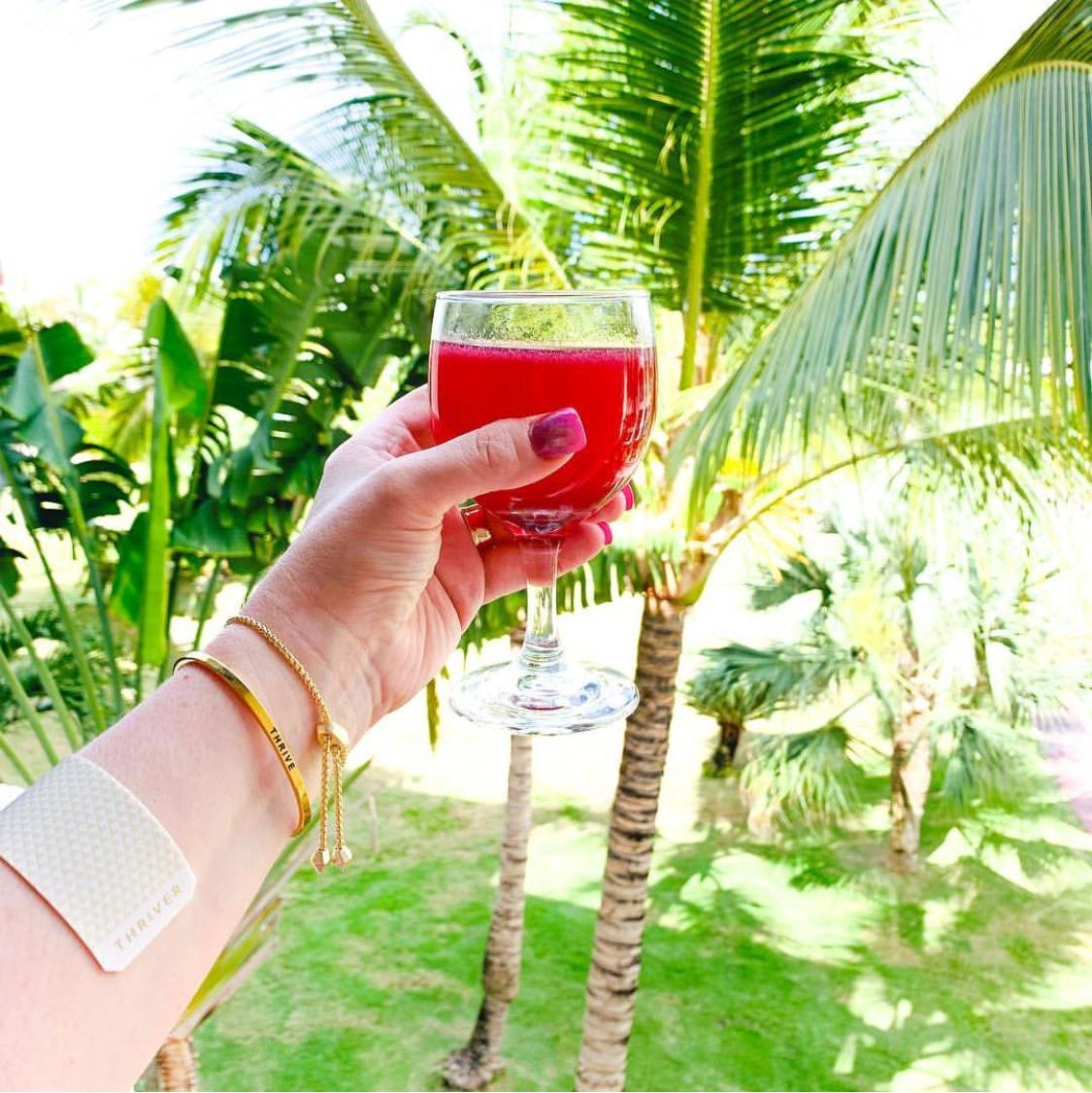 thrive_bylevel's tweet photo. CHEERS! A tropical toast to BLAST, an on-the-go beverage filled with exotic super berries, that fight against free radical damage! #thriveplus #antioxidants #onthego #blast #thriveexperience #dftwhitelabel #tropical #lifestylegetaway #travel #palmtree #new https://t.co/RMyCm5S2EH