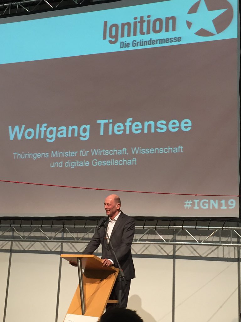 TKinTH's tweet photo. Inzwischen schon fast Tradition: Minister @WTiefensee eröffnet 5. Thüringer Gründermesse Ignition #IGN19 https://t.co/N2ISKYechi