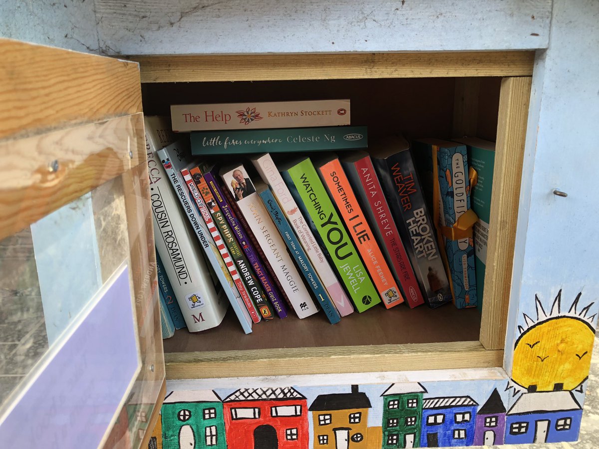 PoetsCornerE17's tweet photo. Free Library @FreeLibraryE17 at @powelljen in #PoetscornerE17. https://t.co/0931DcXZkA