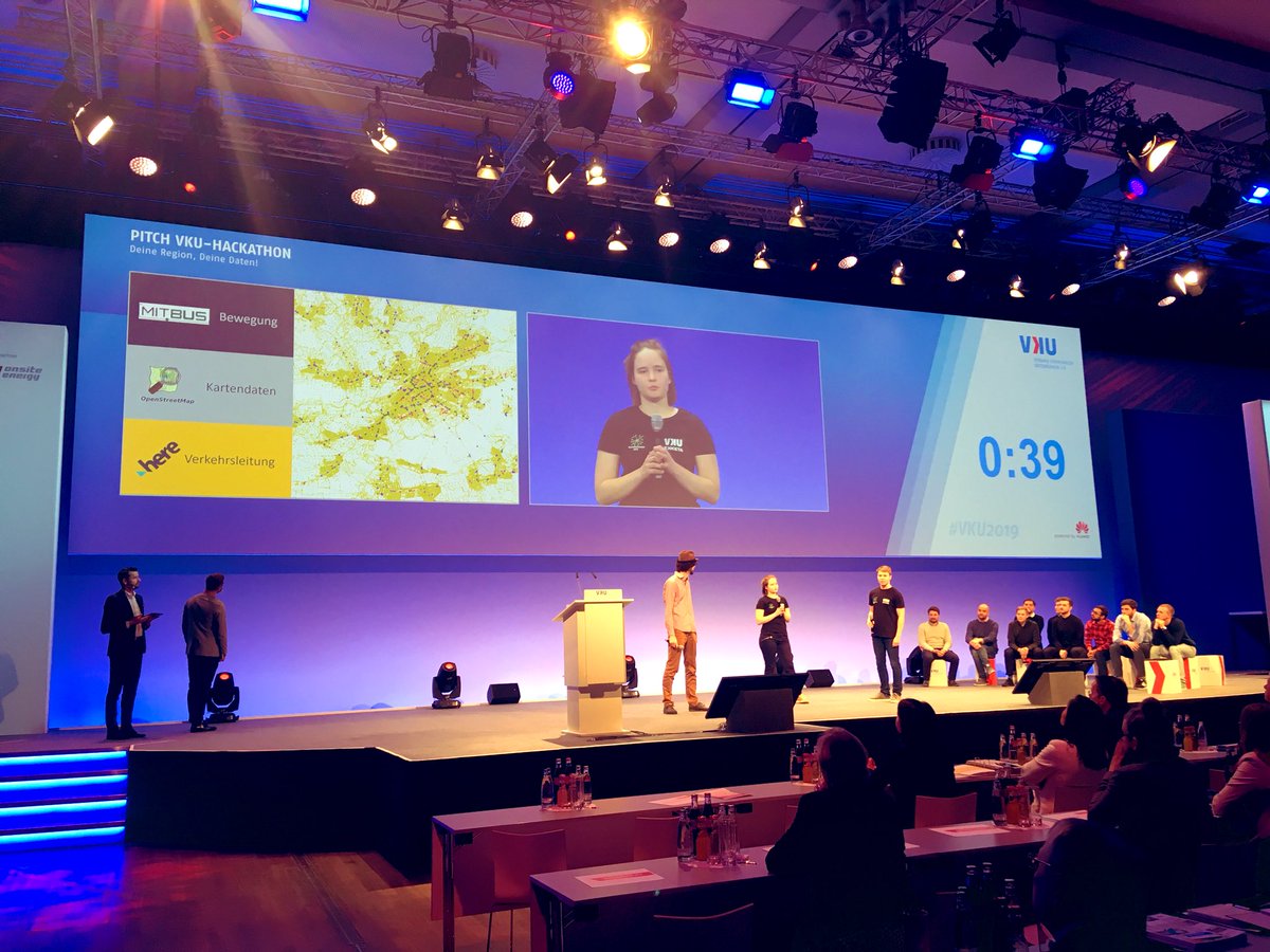 VKUonline's tweet image. VKU-Hackathon: Die 4 besten Teams stellen ihre Projekte vor, u.a. zu Mobilität &amp;amp; smarter Wasserversorgung #VKU2019