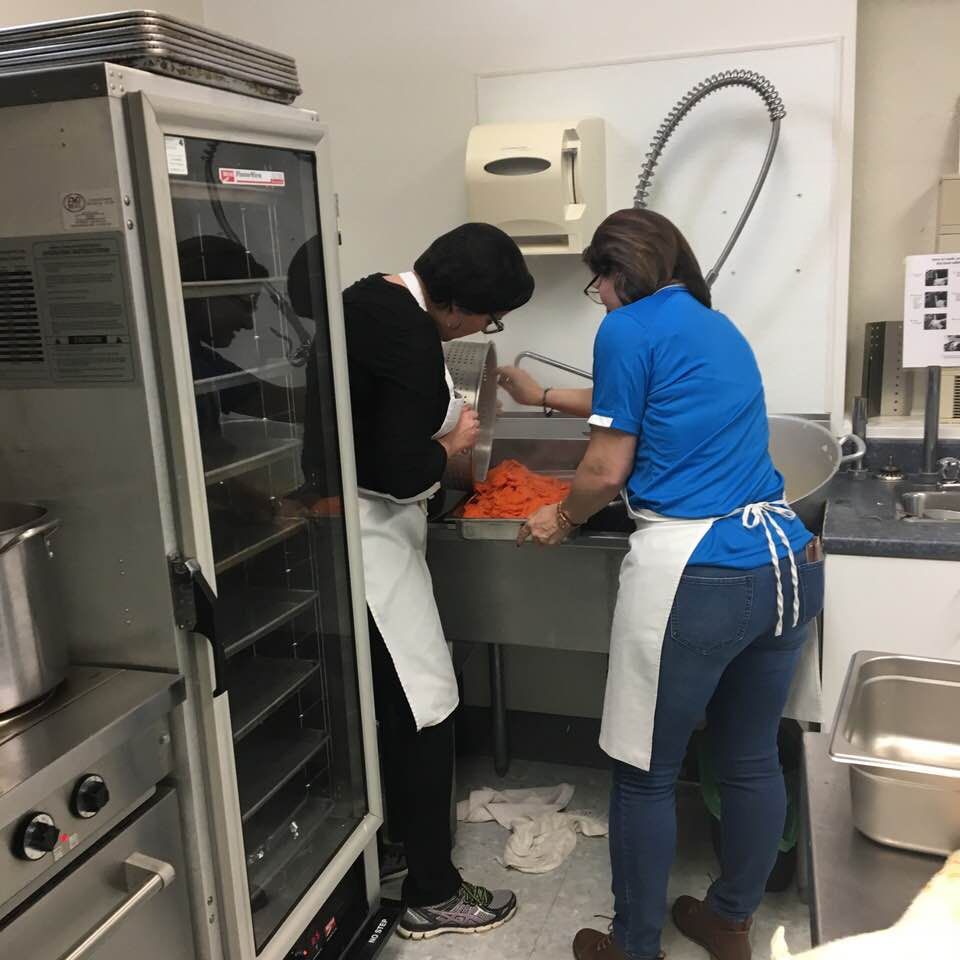 gmwprogress's tweet photo. Volunteering cooking and serving this past weekend at St. George's Church.
Rate these hair nets on a scale from 1-10 ;)
#volunteer #community #local #greatermoncton #servingourcommunity #communityinvolvement #canada #canadian #progressclub #helping https://t.co/0l4tILE01j