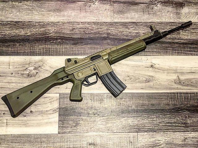 The Model L is a Spanish 5.56×45mm NATO assault rifle developed in the late 1970s at the state-owned small arms research and development establishment CETME (Centro de Estudios Técnicos de Materiales Especiales) located in Madrid. The rifle retains many … ift.tt/2HfqSdo