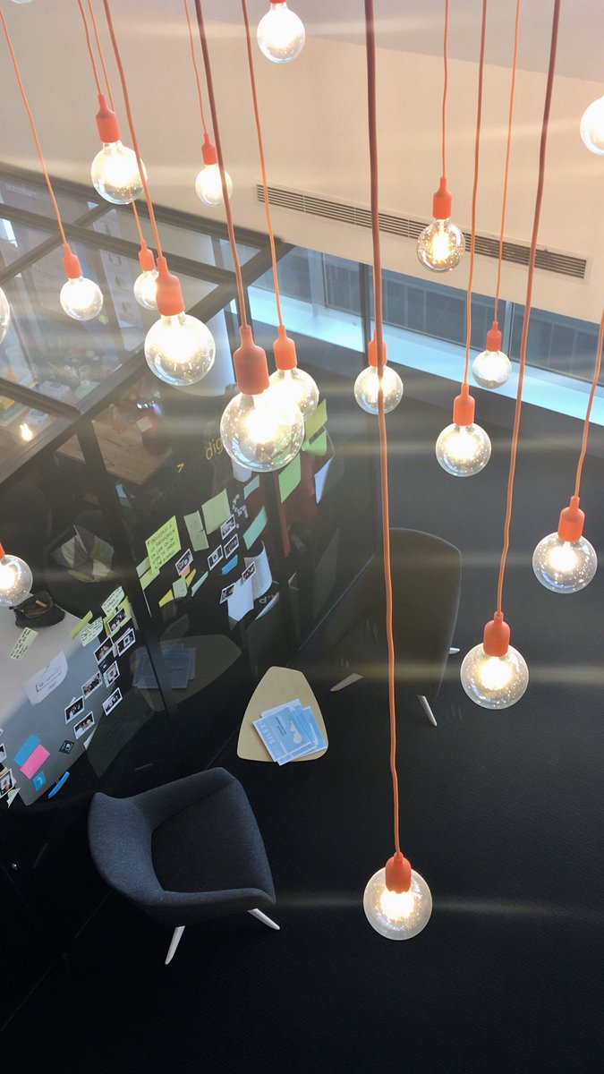 Marion_GLC's tweet photo. #AccentureMoments c’est aussi ces petits instants partagés entre collaborateurs ! Ici pour un projet fun &amp; inspirant avec @WTTJ 🌴👌🏻🤓 @AccentureJobsFR https://t.co/I4BELfNCUy