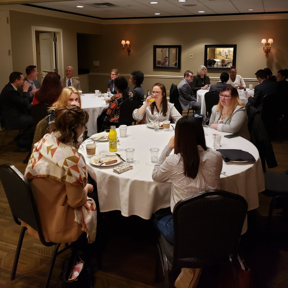 DAY 2: Columbus Seminar breakfast w/<a href="/CSU_President/">Dr. Laura Bloomberg</a> Harlan Sands! #CSUinColumbus #CSU_Levin #CSU  #engaged