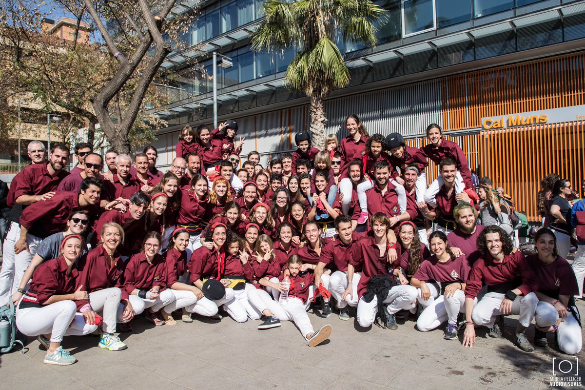 A l’actuació de #SantMedir amb <a href="/cvg_cat/">Castellers de la Vila de Gràcia</a> <a href="/borinots/">Castellers de Sants</a> <a href="/gausacs/">Castellers de Sant Cugat</a> els <a href="/CdSarria/">Castellers de Sarrià</a> hem portat a plaça 4d6a, 3d6, 4d6c i un pd4 de sortida. 
Moltes gràcies per l'ajuda a pinyes!
#fempinyafemvila