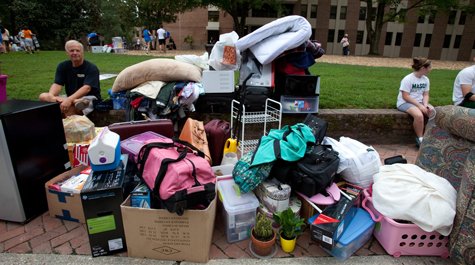 DormRoomBoxes's tweet image. All of this coming out of your dorm? Looks like you will need a hand or two. Don't worry, we will give you 2 sets of hands to speed up the process. 
#studentmoving #collegemoving #dormroomboxes #usf #ucf #bullscountry #springbreak2019 #movingoutforsummer #universityoftampa