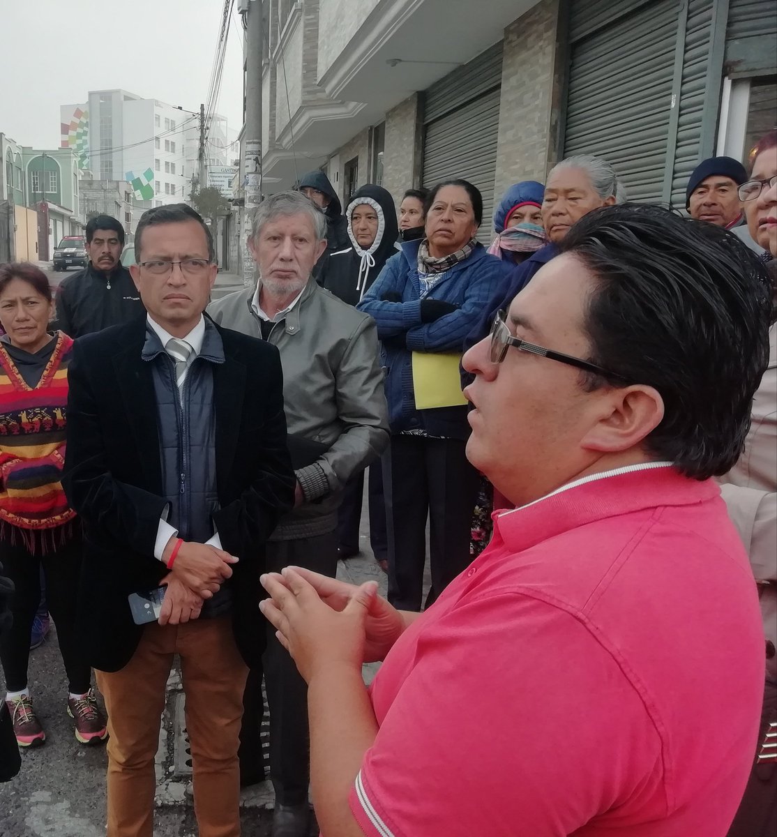 marcocadenaup's tweet photo. #Cadena2019
#MarcoMendieta
#JuntosTransformemosQuito
#ARescatarCalderon
Hoy acompañaremos a los vecinos de Laderas de San Francisco y Avd Carlos Mantilla a la Administración Zonal de Calderón, a fin de tratar diferentes problemas de los vecinos https://t.co/DlhpHgBWdY