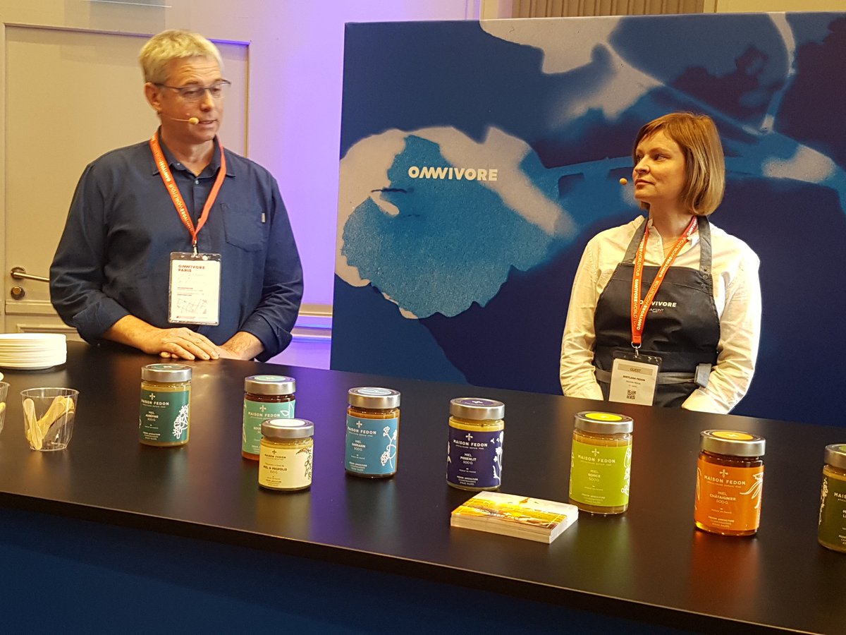 R_Qualite's tweet photo. #omnivoreparis2019 "La difficulté du métier d'apiculteur c'est de maintenir ses ruches en bonne santé et de savoir rebondir quand il y a des problèmes. Notre travail tient plus de l'élevage que de la cueillette"
Maison Fedon sur la #SceneArtisan
#ProducteurArtisandeQualite https://t.co/oeX0zSHtza