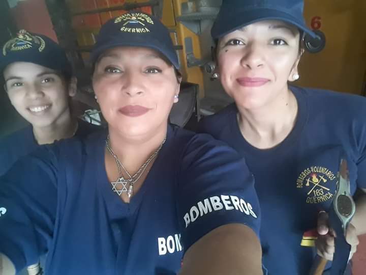 Quiero que veas la diferencia entre mujeres y grandes mujeres. Quiero que veas quien realmente lucho por su lugar por la igualdad sin mostrar las tetas o el culo. Sólo Mira y decime quien te representa MUJER!!! <a href="/ibarr_andres/">Marcelo Andrés Ibarra</a> <a href="/edufeiok/">Eduardo Feinmann</a> <a href="/PatoBullrich/">Patricia Bullrich</a>