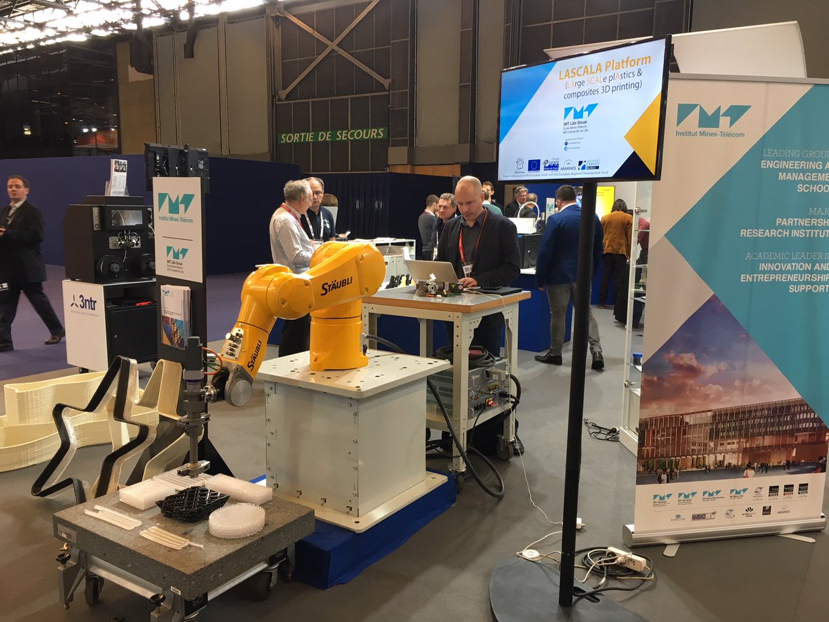 IMT_NordEurope's tweet photo. #jecworld2019 #JECWorld #TPCIM team @IMTLilleDouai présente sa plateforme LASCALA d’impression #3D de pièces #plastiques et #composites de grande taille. https://t.co/wYNplDiUBo