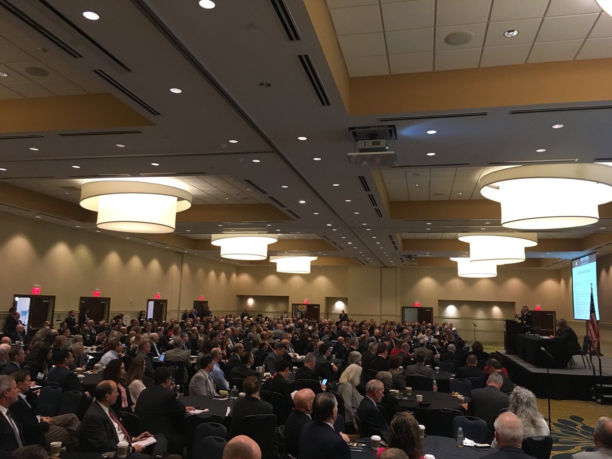 SAME_National's tweet photo. Standing-room only at #SAMEDOD to hear LTG Semonite of @USACEHQ during the morning Executive Panel. https://t.co/WgZQwt6f9k