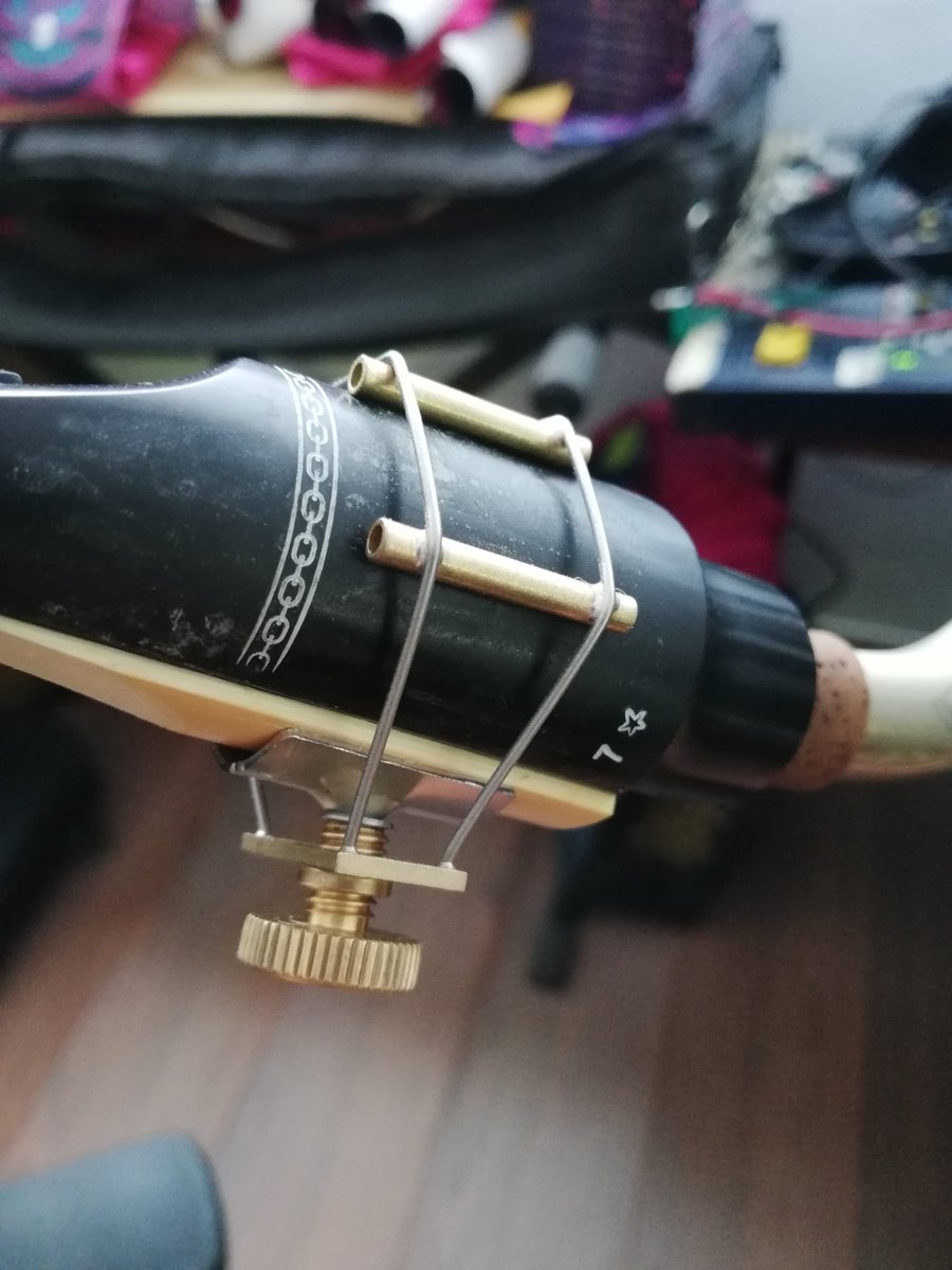 denisealmendras's tweet image. Probando este kit nuevo, boquilla Otto Link 7, abrazadera François Louis y caña vandoren zz nro 3. Mejoró el sonido ampliamente, pero la afinación subió... #Ottolink #FrançoisLouis #vandoren #mauriat