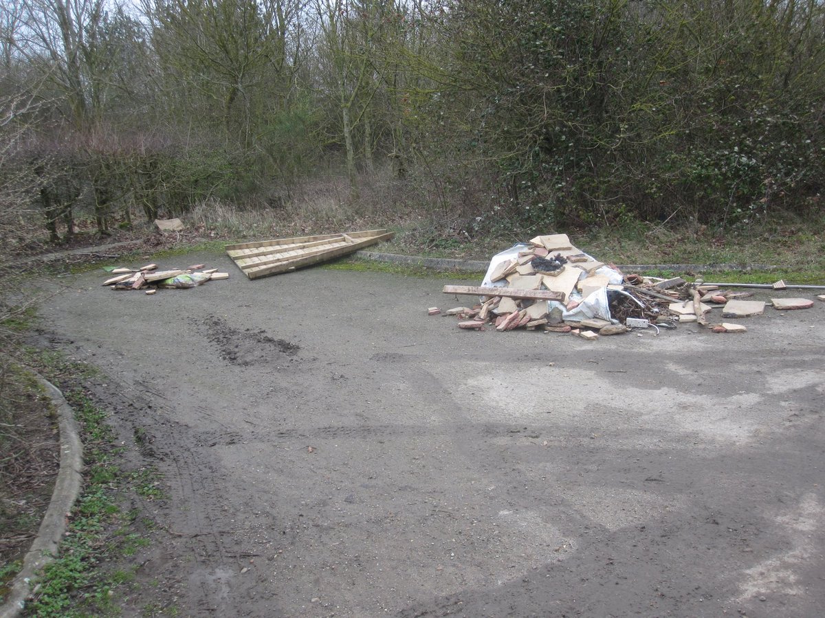 pauljwharton's tweet photo. ⁦@SNorfolkCouncil⁩ ⁦⁦@NorfolkCC⁩ fly tipping again on upper tumbril lane in turning place before entrance on to A143 at the dead end. Looks like diy waste! https://t.co/yaC1QZAGcv