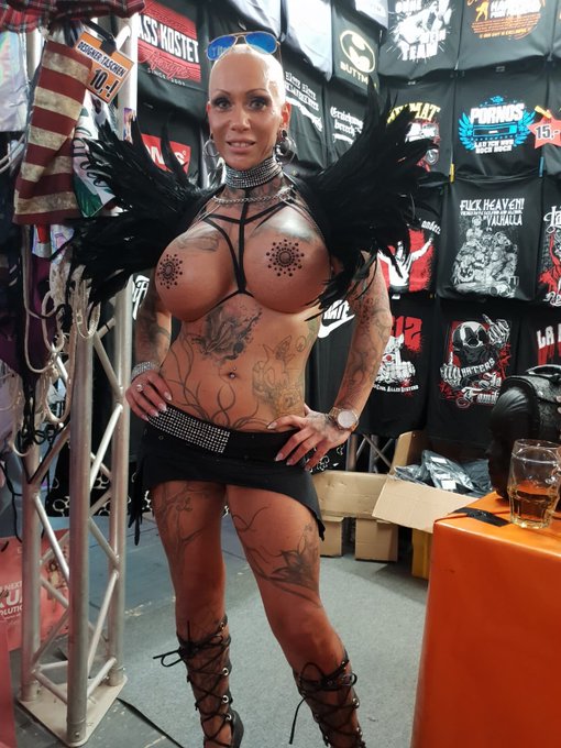 Happy #TittyTuesday  Am I devine or what? https://t.co/OCQ6seehoM https://t.co/tPxqmayDHD https://t.<a href="/tag/tittytuesday"class="tags">#TittyTuesday</a>