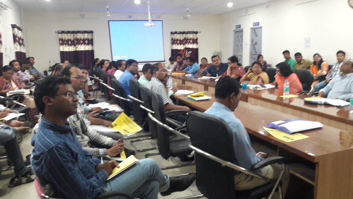 dphcobalangir's tweet photo. @HFWOdisha #Observatio of world Glaucoma Day/Week -2019 held today (12.3.2019) at DHH Balangir with a sensitisation meeting of service providers and awareness week have been started from 10th march-to 16th March.. https://t.co/dBA9EsGwhK