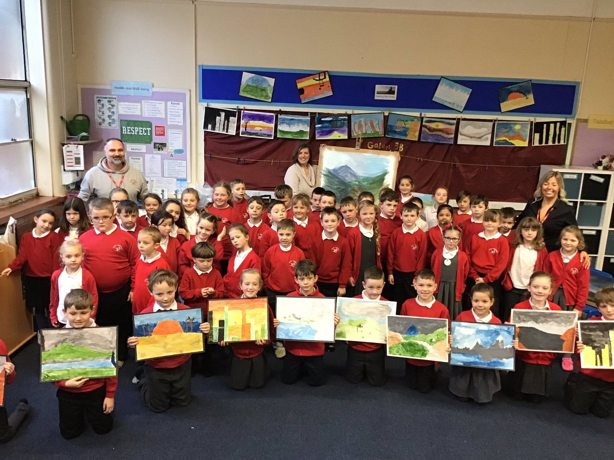 dosbarth3B's tweet photo. @YsgolEmmanuel @alisonsgallery Year 3 are overwhelmed and delighted by the genoristy of Alison Bradley. Giving up her time and creating a piece of artwork for us as well as sharing lots of tips during her masterclass. 💕 https://t.co/5xexhpr0eC