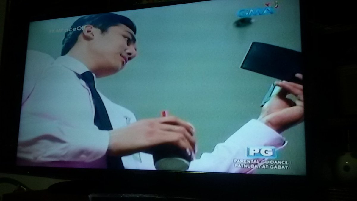 jettrivino's tweet photo. I Remember ni Boni yun Hawak na Hot Choco and then yun Picture ni Lola, Ang Lungkot naman ni Boni Bunso #KMFaceOff https://t.co/YS91WZlJ8x