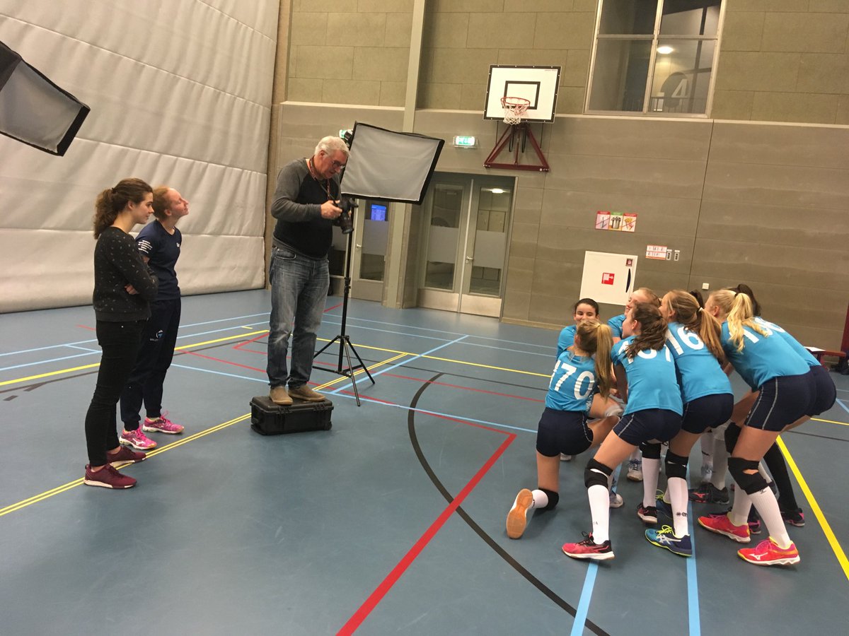 Werk in uitvoering 🤘🏼Toin Damen #013sport.nl in aktie met MC1 ⁦<a href="/volleytilburg/">Volley Tilburg</a>⁩ ambassadeurs voor #Sportplezier Tilburg