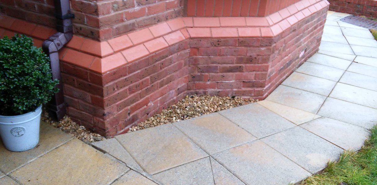 valejetclean's tweet photo. Slippery steps and paving spoiling your garden? For all you #jetwashing requirements in #Cardiff #TheVale, #Penarth #Barry and all points in-between call us on 02920 700571 for your free no-obligation quotation https://t.co/BiOTBV95wy